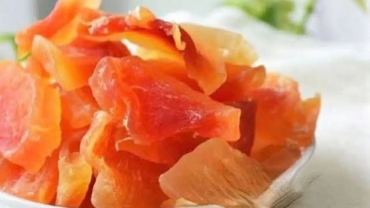 soft dried papaya