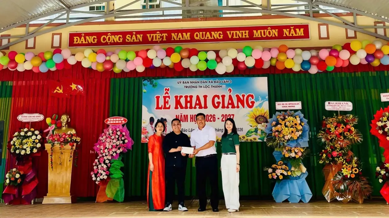 khai giảng năm học mới